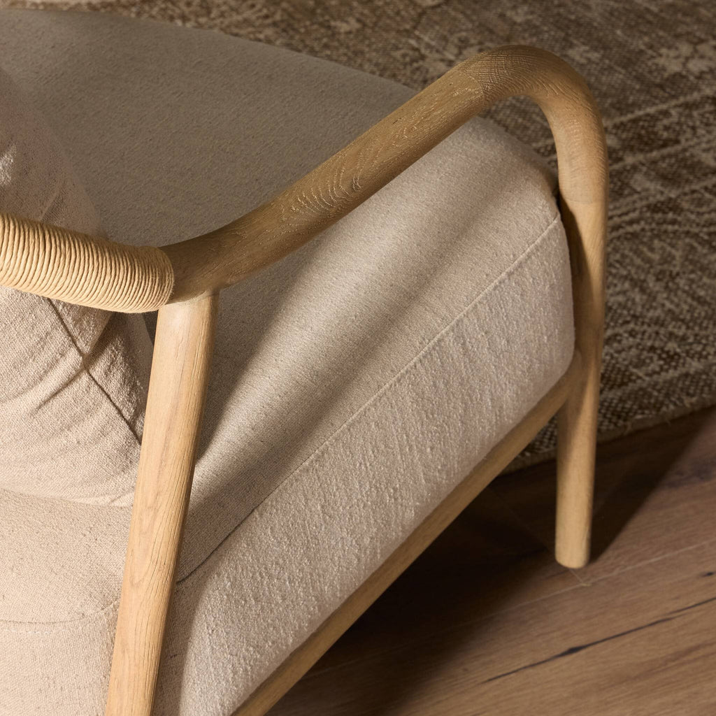 Chaise Parvin