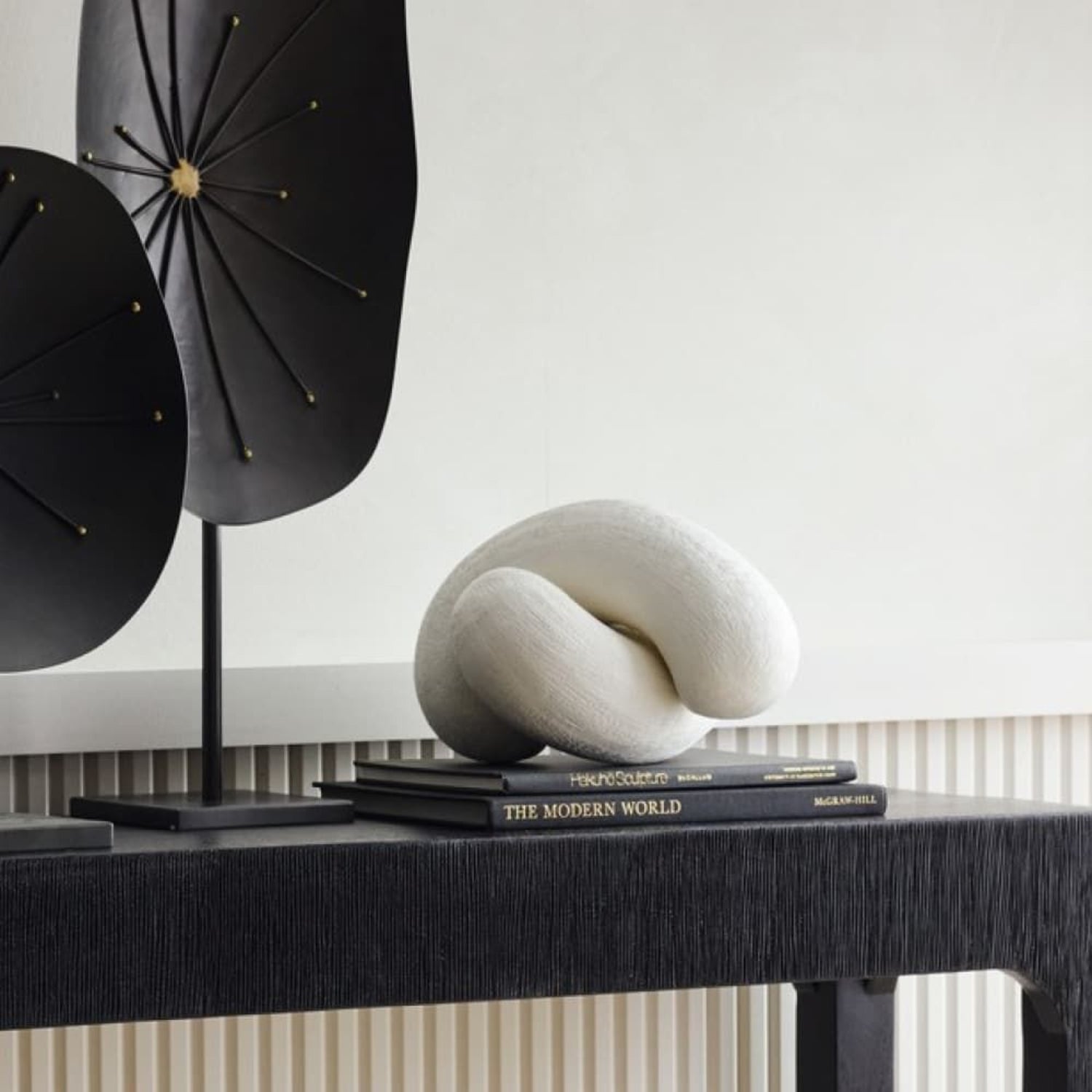 Sculptures Kanzi d'Arteriors, lot de 2