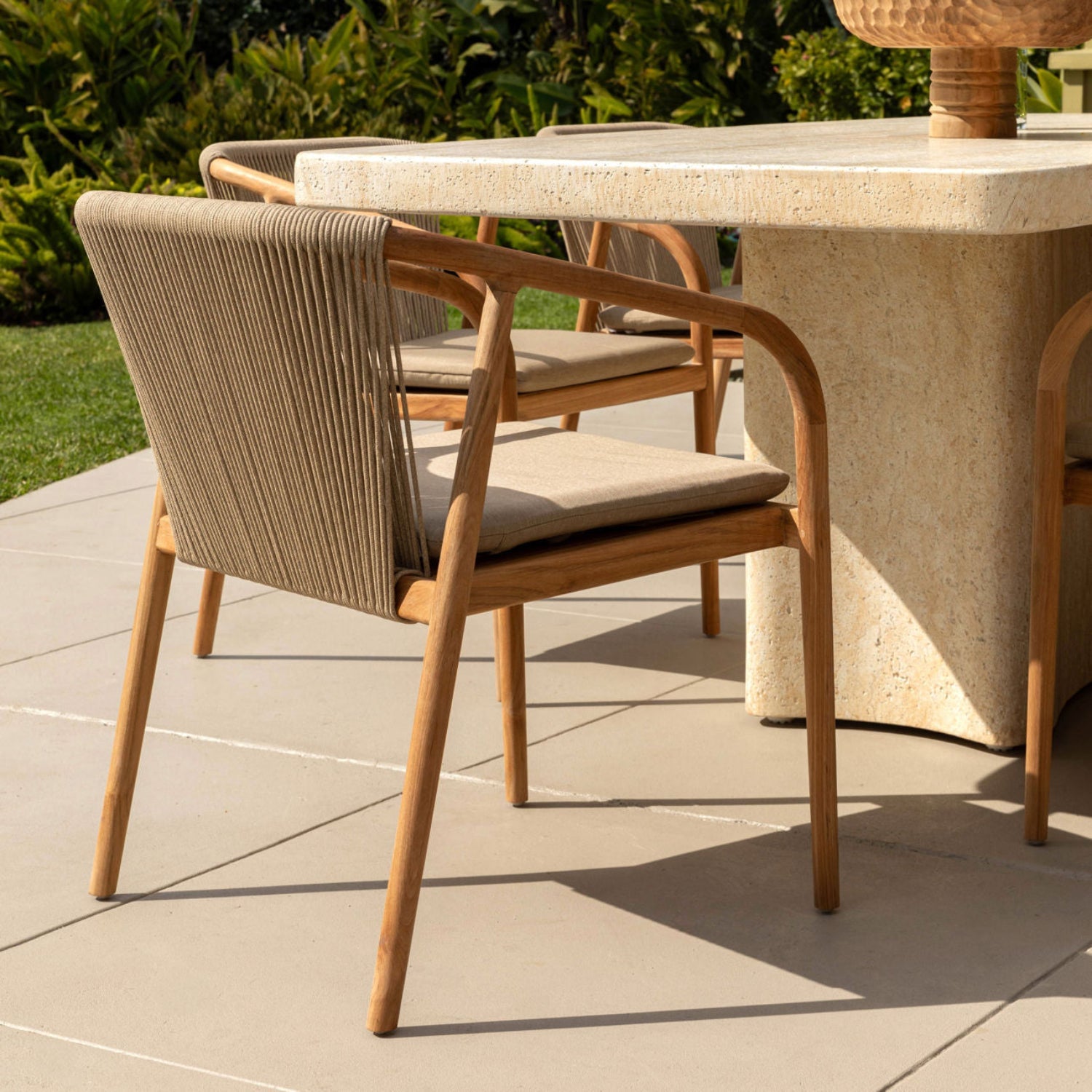 Chaise de salle à manger d'extérieur en cèdre